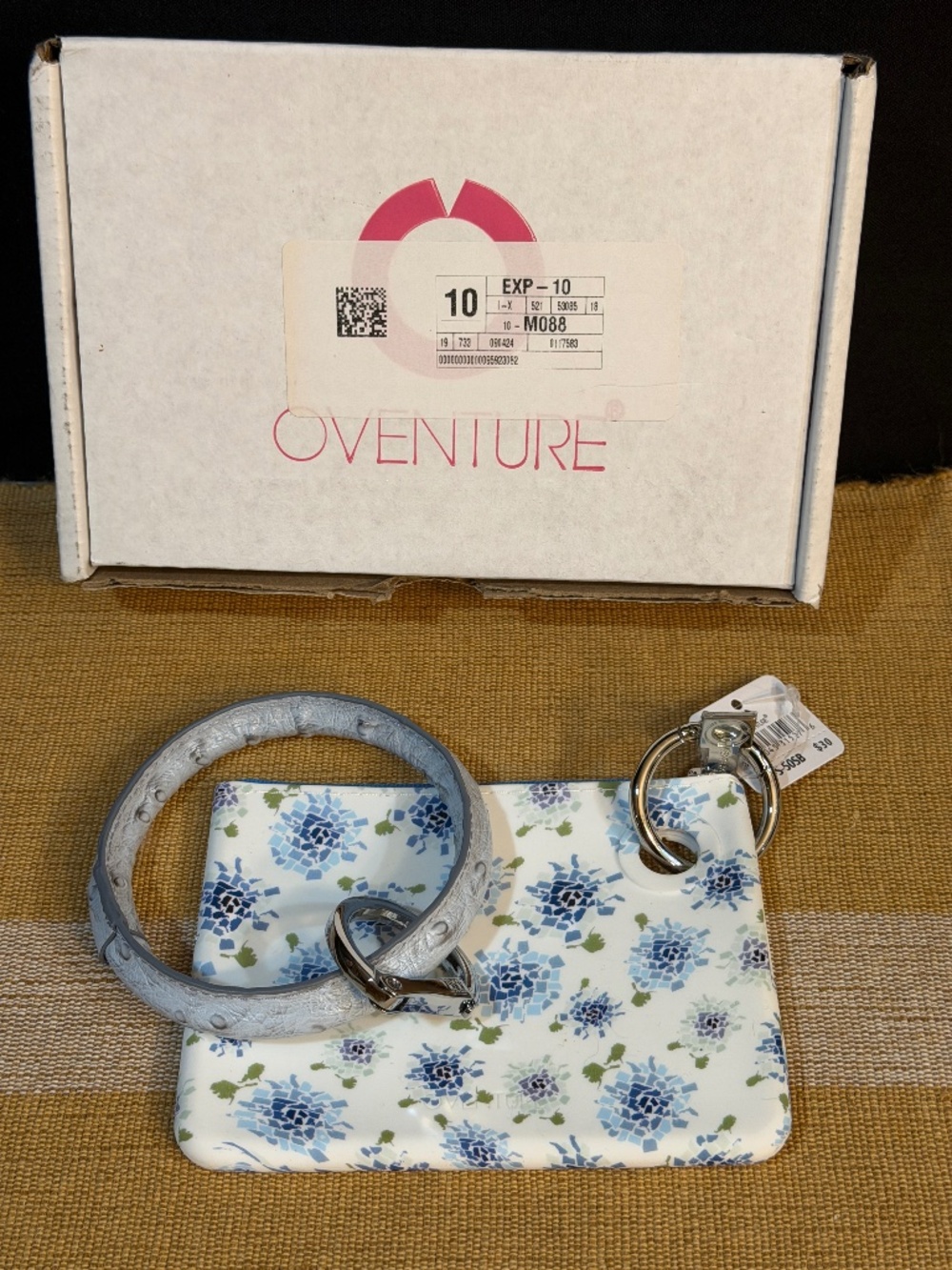 NWT Big O Leather Key Ring and zippered mini pouch in "Fifity States of Blue"